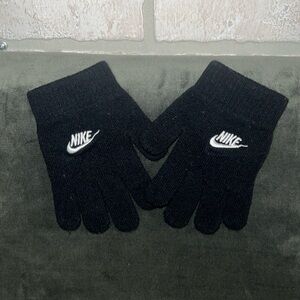 𝙽𝚒𝚔𝚎 𝙺𝚒𝚍𝚜 𝙱𝚕𝚊𝚌𝚔 𝙶𝚕𝚘𝚟𝚎𝚜